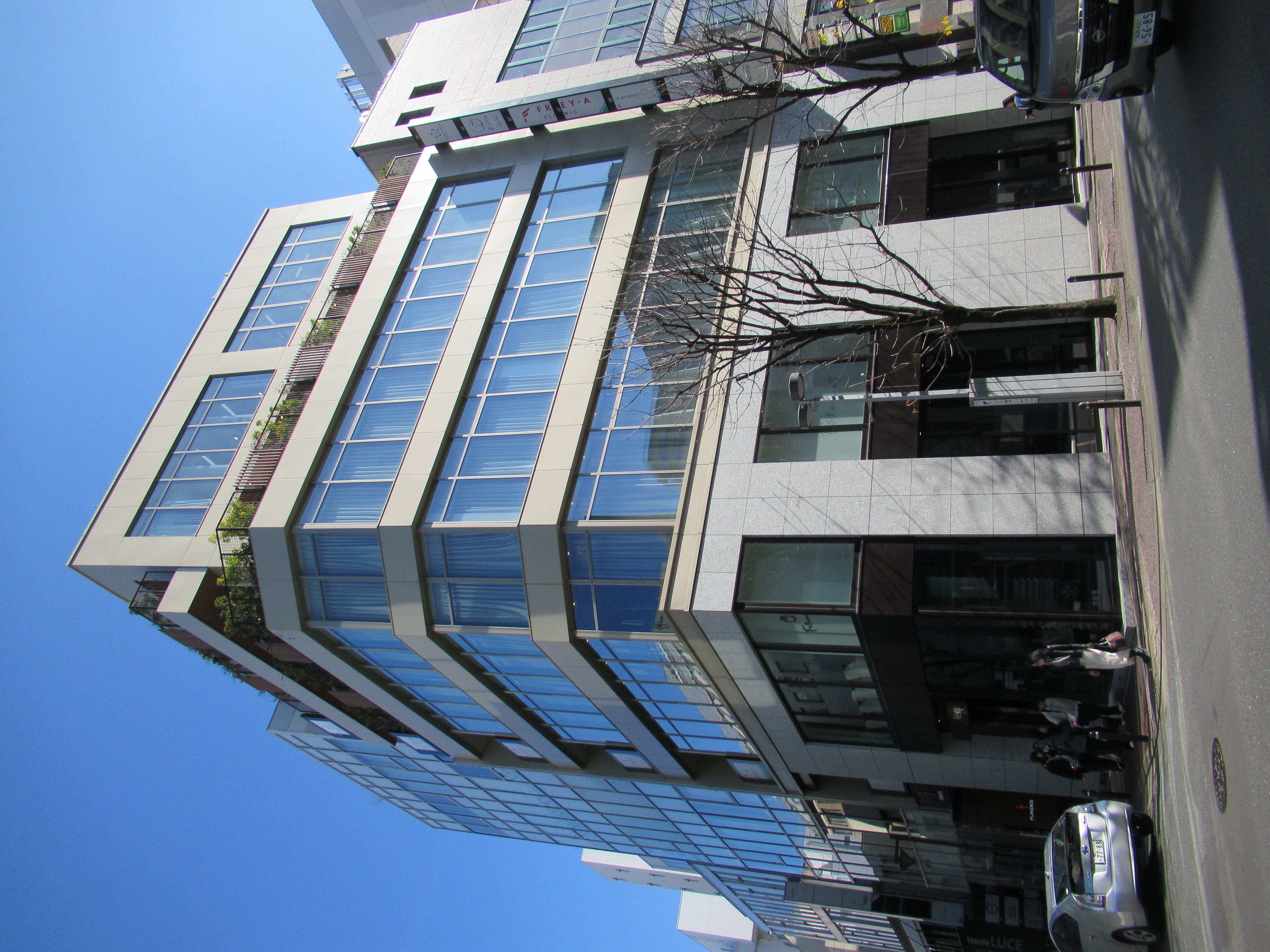 FUNDES天神西通り