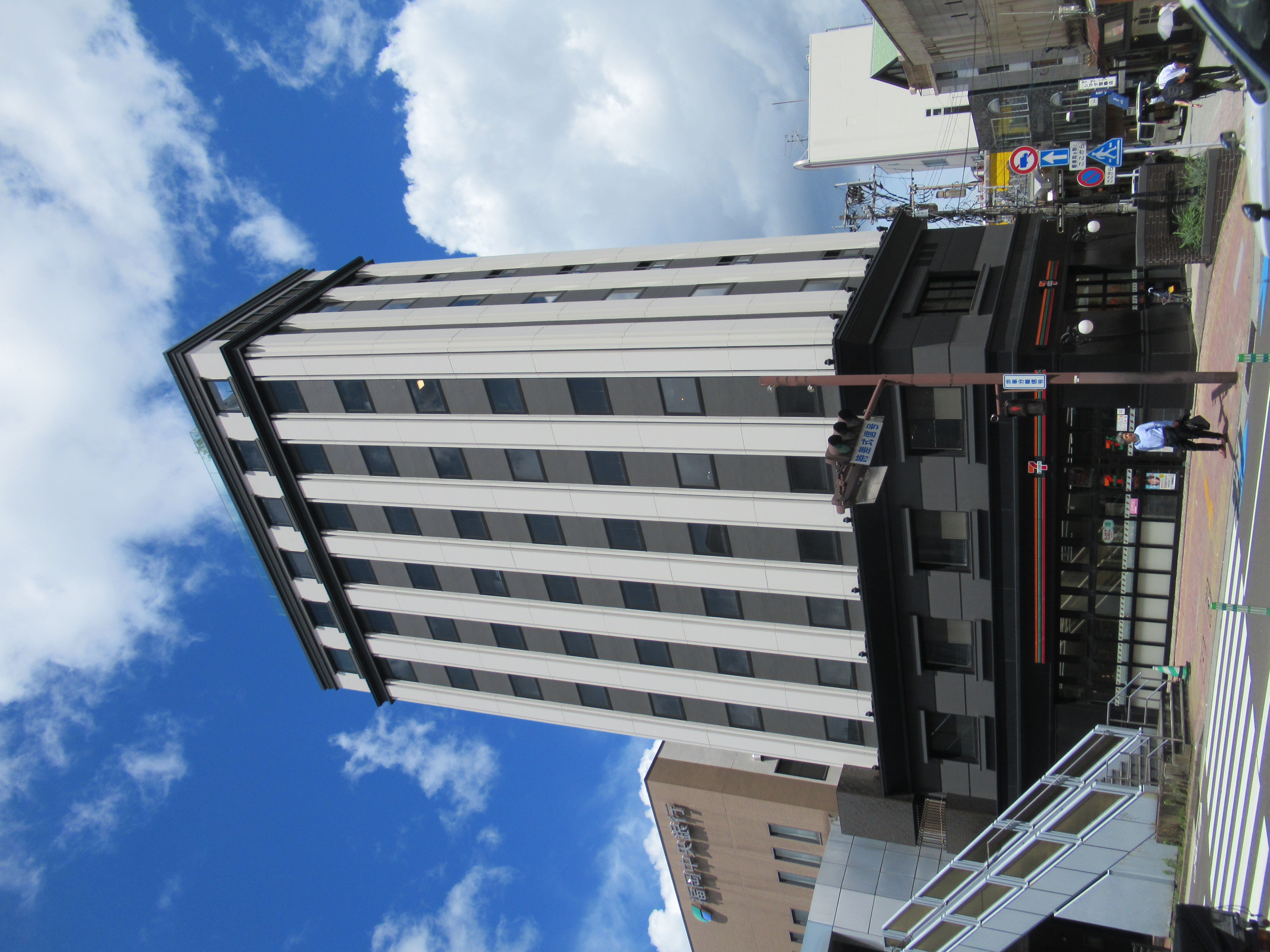 ザマーカーズビルディング080