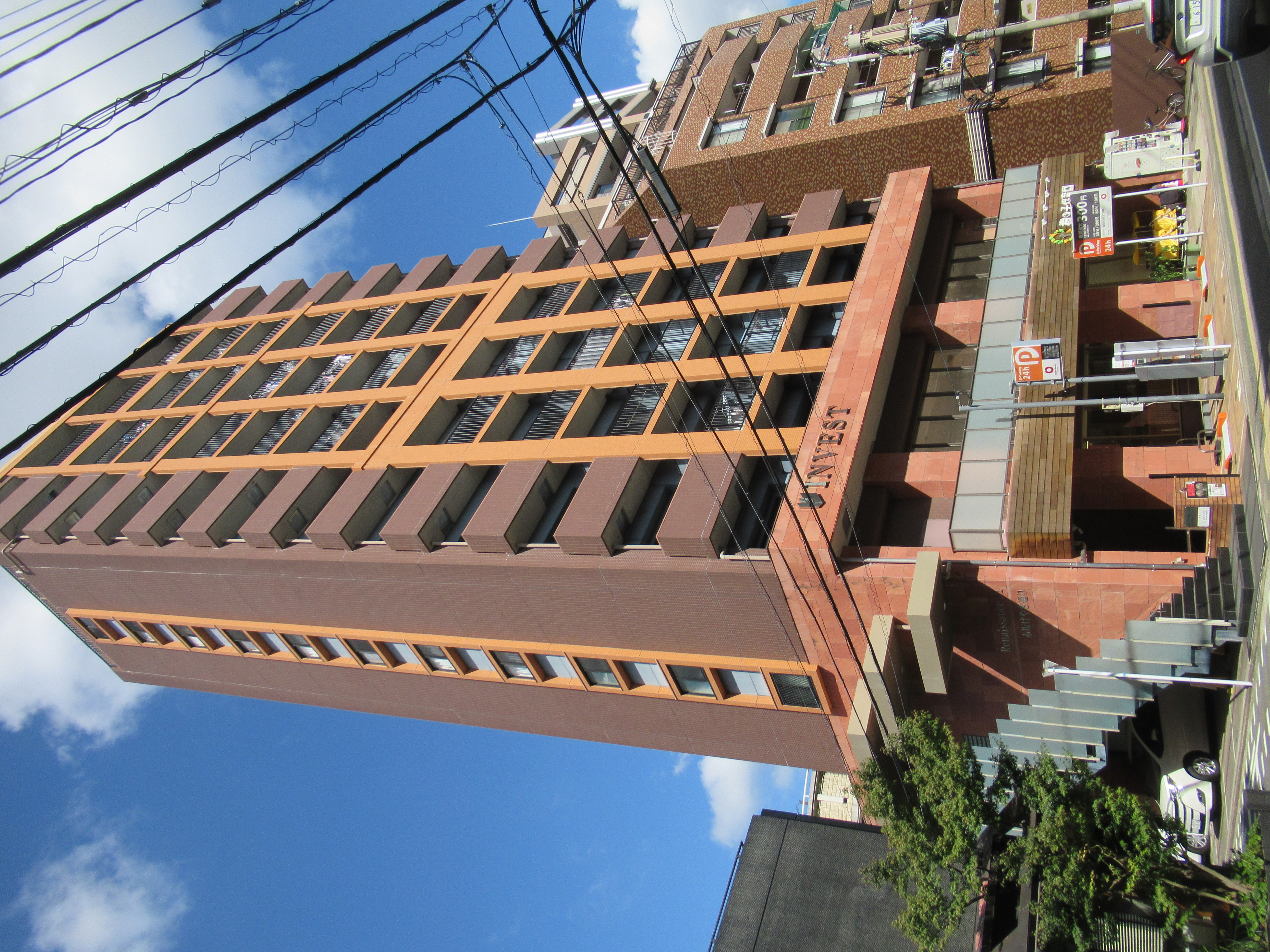 ルネッサンス21赤坂けやき通り：店舗