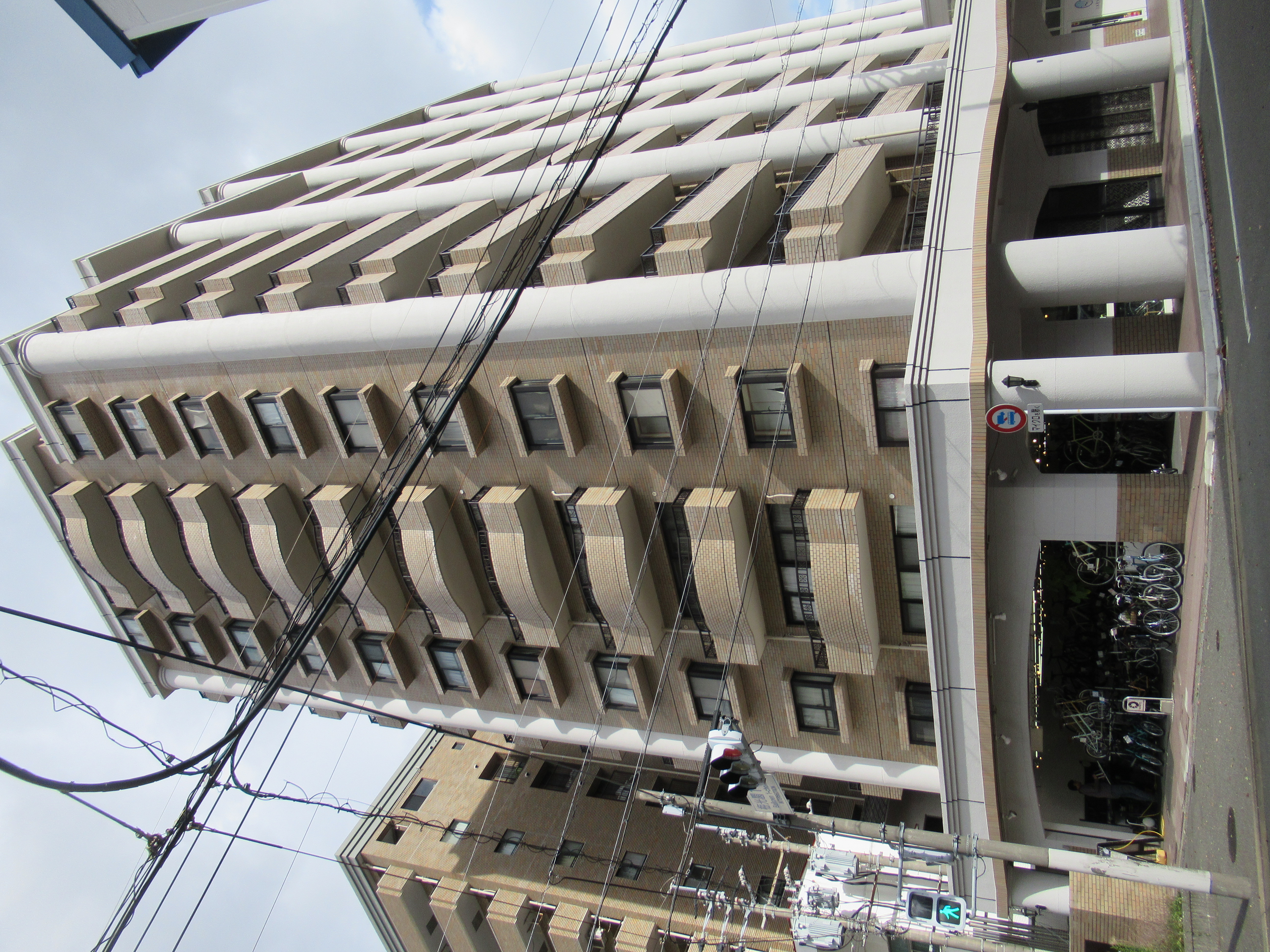 ロイヤルマンション六本松：店舗